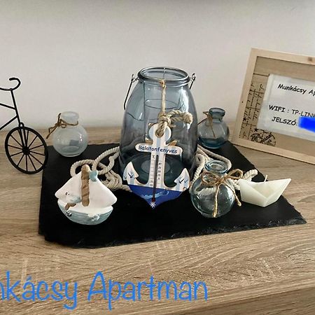 Munkacsy Apartmanok 鲍洛通费尼韦什 外观 照片
