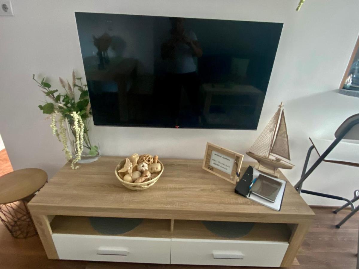 Munkacsy Apartmanok 鲍洛通费尼韦什 外观 照片